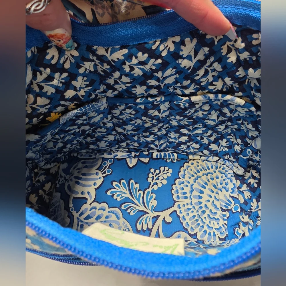 Vera Bradley Blue and White Floral Bag - Picture 4 of 11